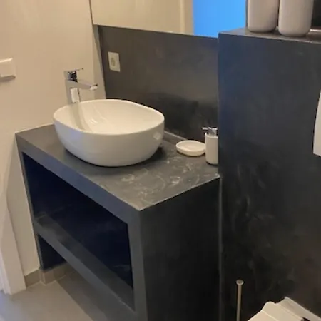 Penthouse No1 *